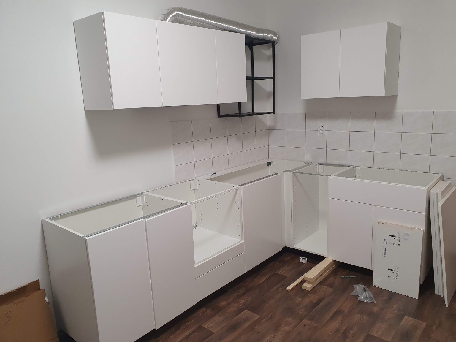 Usadili jsme skříňky